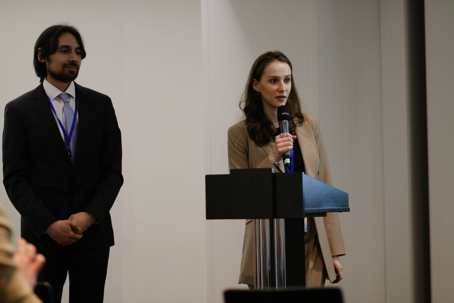 Yana Khilko and Alexei Bushmelev, specialists from SIBUR’s technical service, shared examples of how SIBUR helps with equipment selection and adjustment of the production line, consults on the current product mix and much more. 