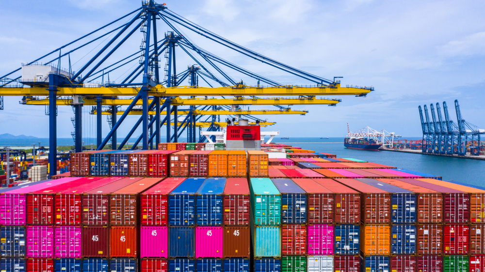 While there are still risks associated with the rapid rise in coronavirus cases due to Omicron, most factors indicate a recovery in the global supply chain in 2022. 