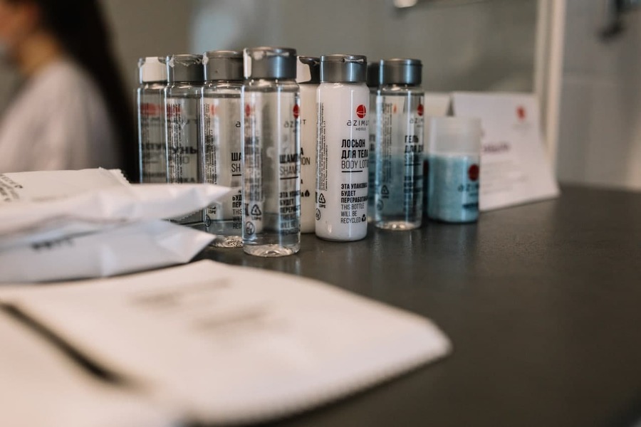 AZIMUT Hotels now offer shaving kits, shoe horns and combs made with recycled materials, as well as shampoo, gel and lotion bottles made from virgin PET recyclable materials. 