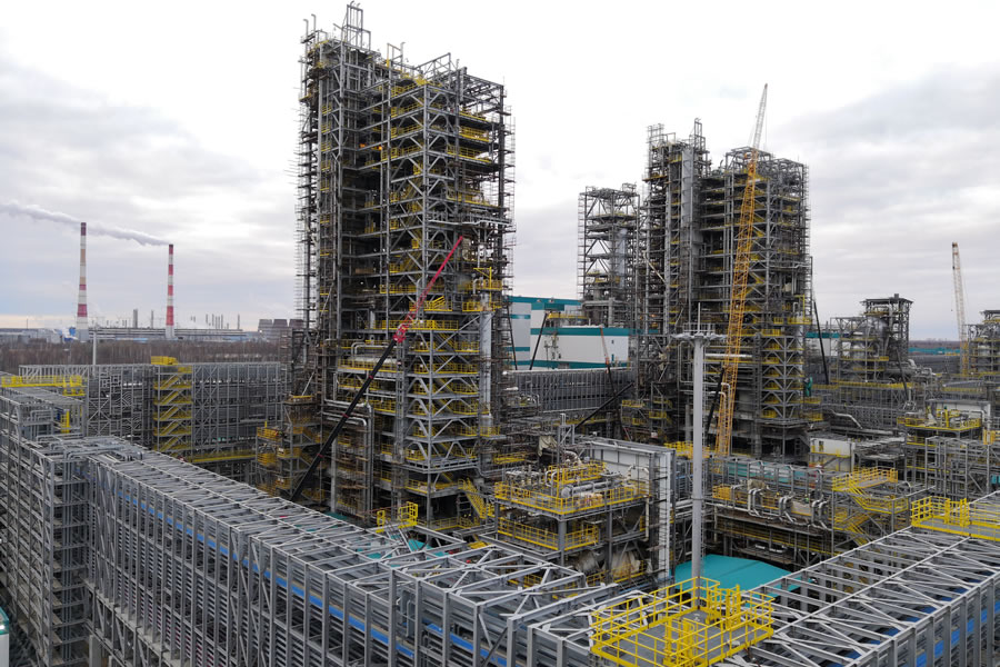 The project’s pre-commissioning is expected to start in Q2 2022, with the first 10 thousand tonnes of products turned out by the second activator to be sent to customers for homologation this year. 